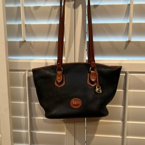 Vintage Dooney & Bourke black pebbled leather tote trapeze shoulder bag